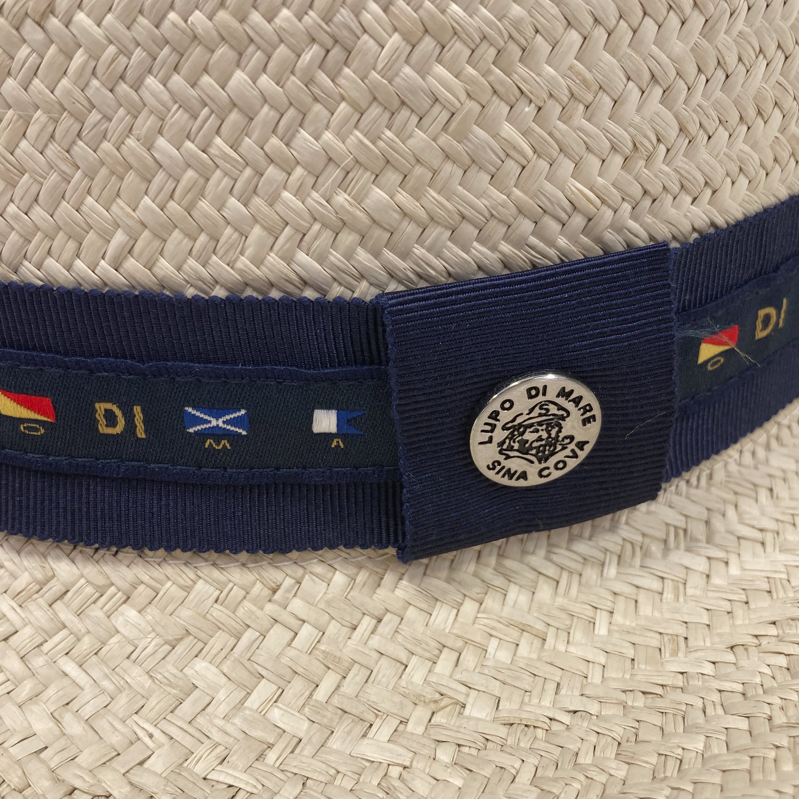 Fedora 26177750