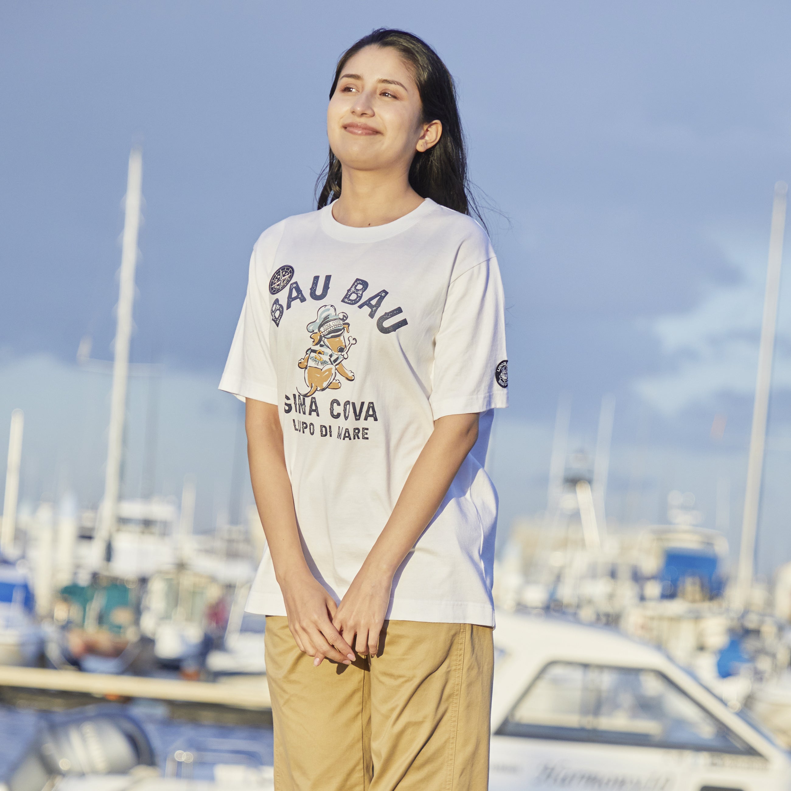 【公式】シナコバ (SINA COVA)半袖Tシャツ ユニセックス(男女兼用)(BAU,BAU.) 25120550