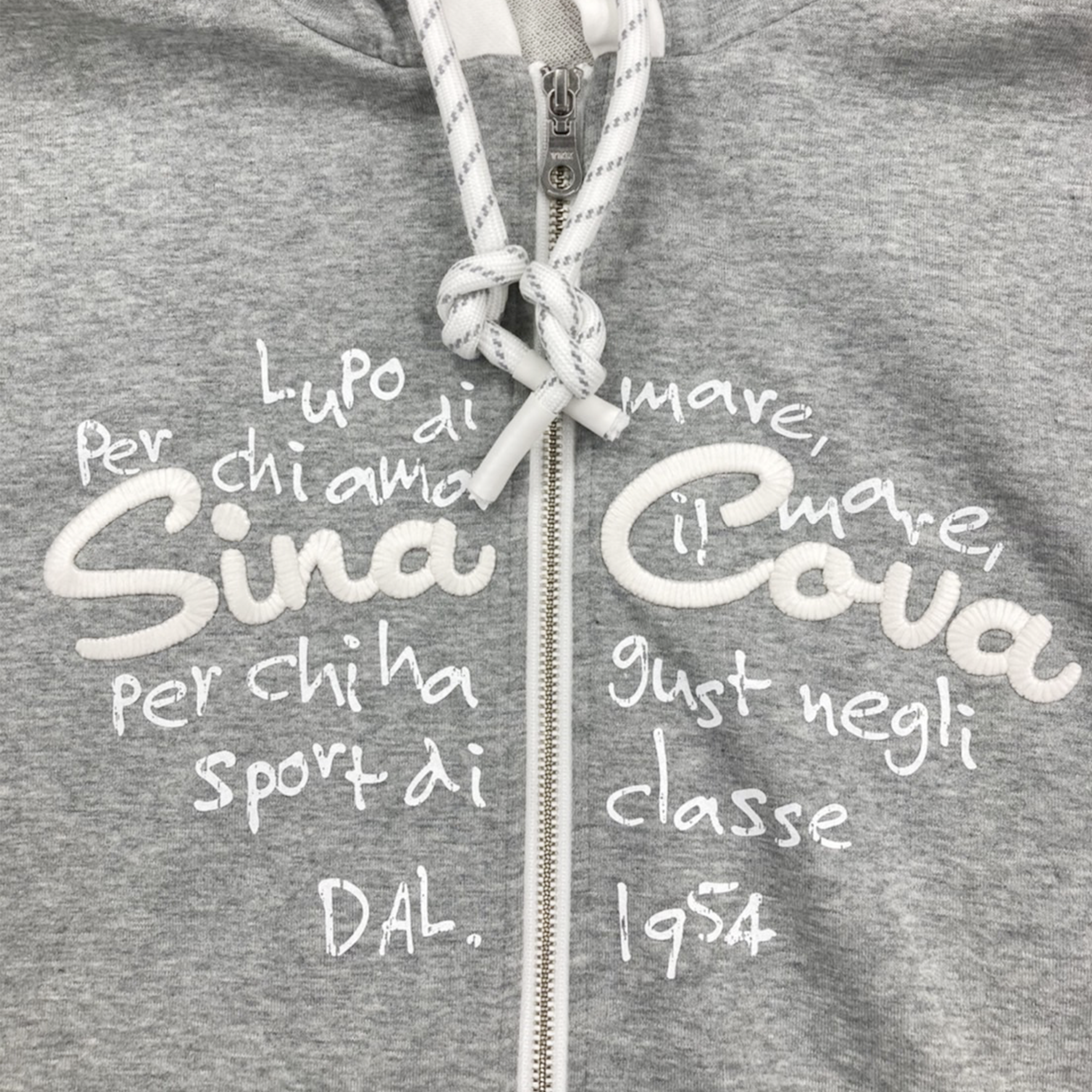 【公式】シナコバ (SINA COVA) キングサイズ ZIPUPパーカー 裏毛 スウェット 大きなサイズ 23123026 ネイビーの刺繍・プリント部分