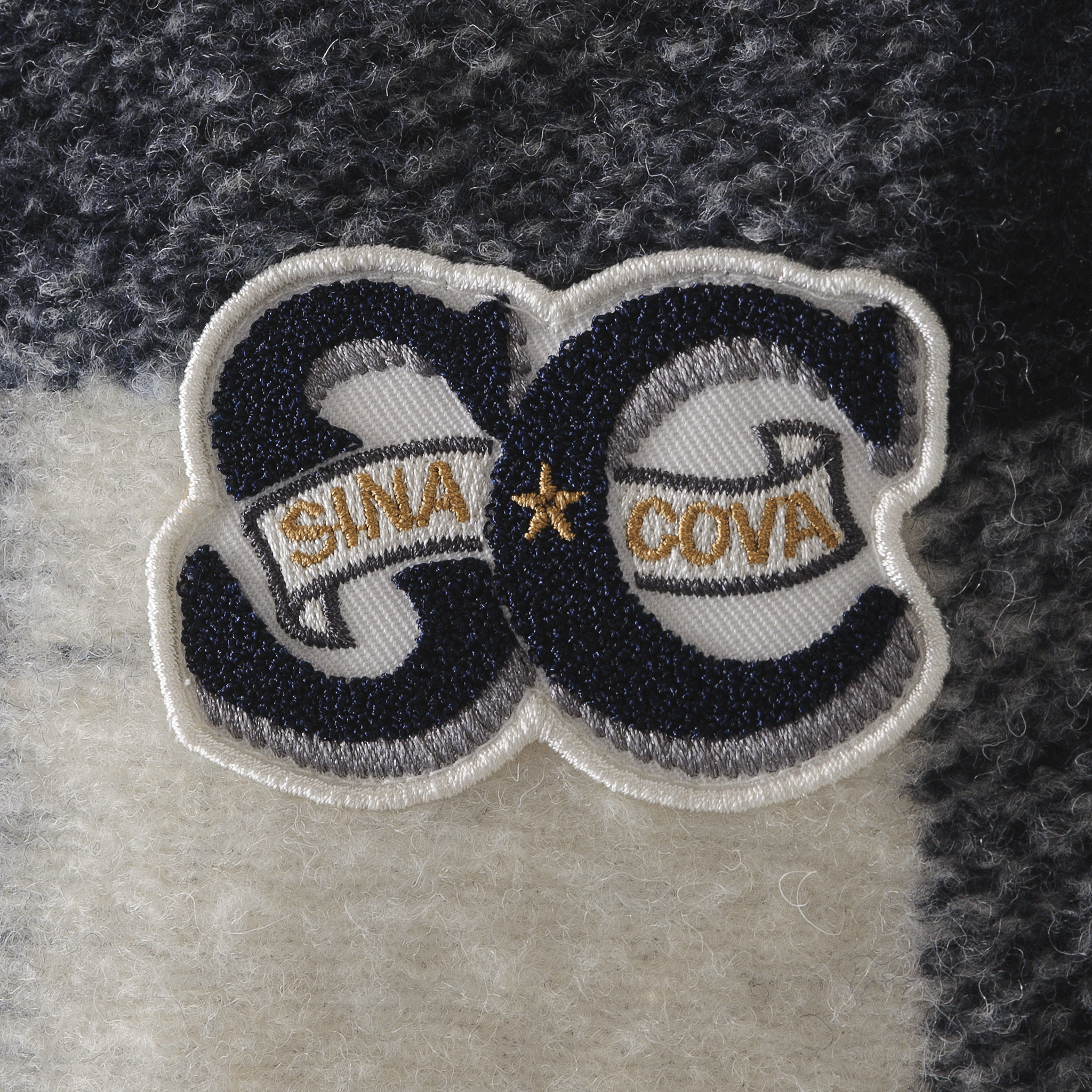 [Official] SINA COVA ZIPUP Track Jacket 23223030